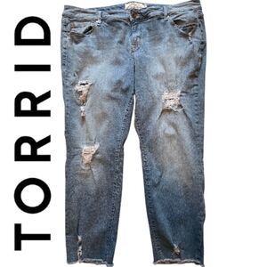 Torrid Boyfriend Destructed Distressed Blue Jeans Raw Hems Plus Size 20